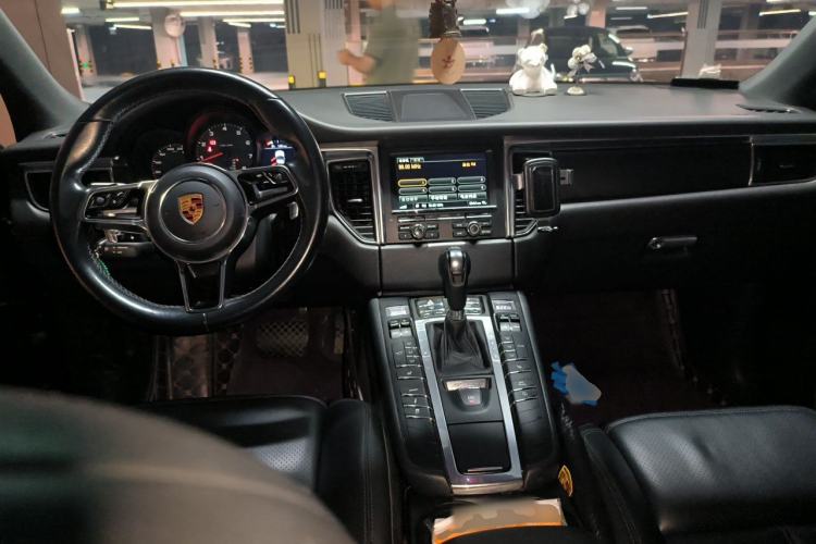 Used Porsche Macan 2016 Macan 2.0T Center Console
