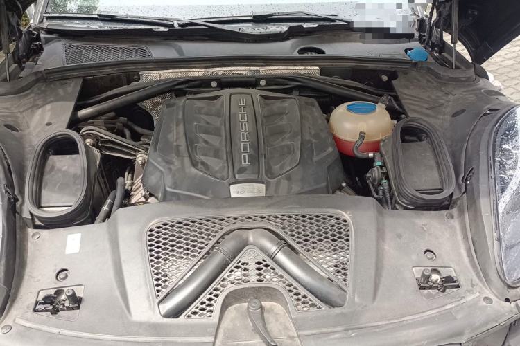 Used Porsche Macan 2016 Macan S 3.0T Engine Bay