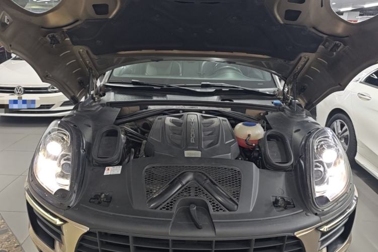 Used Porsche Macan 2016 Macan S 3.0T Engine Bay