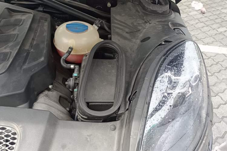Used Porsche Macan 2016 Macan S 3.0T Engine Bay Left
