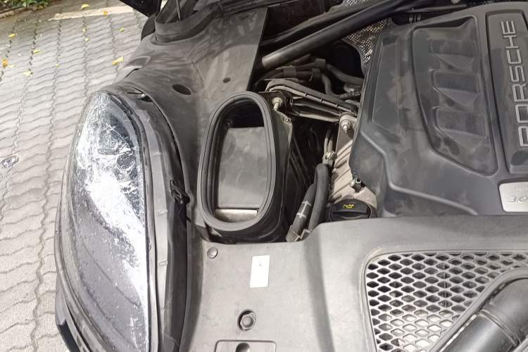Used Porsche Macan 2016 Macan S 3.0T Engine Bay Right