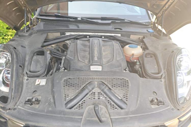 Used Porsche Macan 2016 Macan S 3.0T Engine Bay