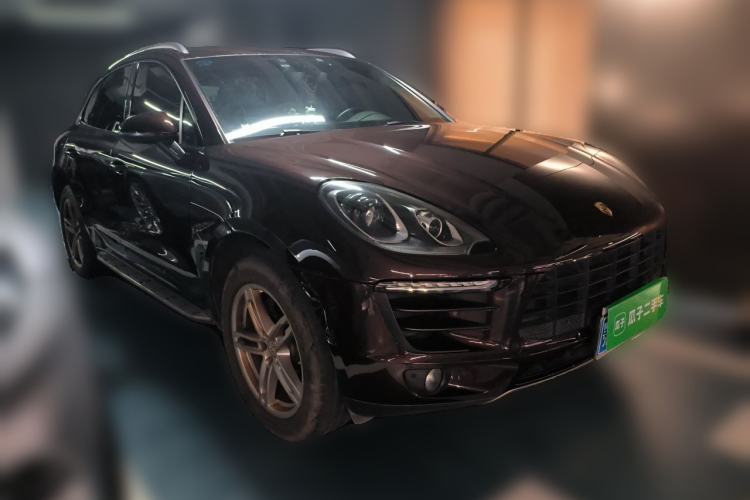 Used Porsche Macan 2016 Macan 2.0T Front Right 45 Deg