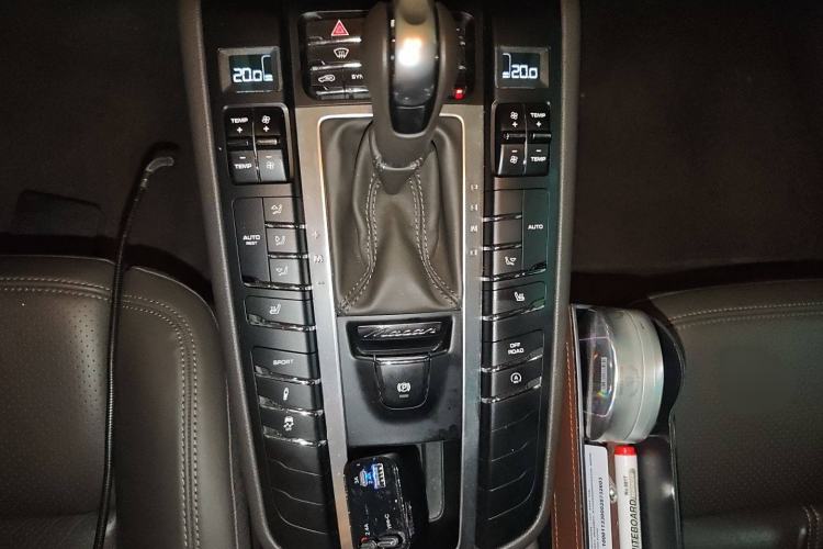 Used Porsche Macan 2016 Macan 2.0T Gear Lever