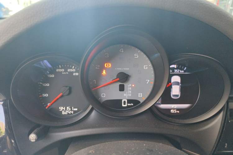 Used Porsche Macan 2016 Macan S 3.0T Instrument Cluster
