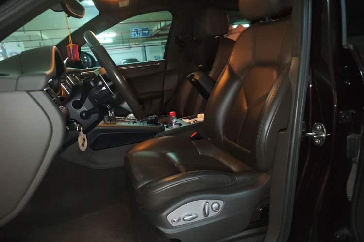 Used Porsche Macan 2016 Macan 2.0T Left Front Seat