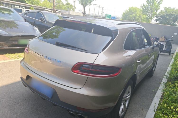 Used Porsche Macan 2016 Macan S 3.0T Rear Right 45 Deg