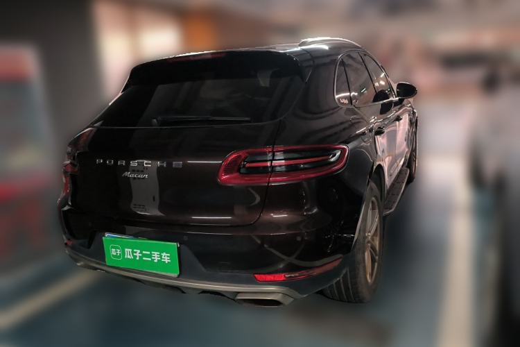 Used Porsche Macan 2016 Macan 2.0T Rear Right 45 Deg
