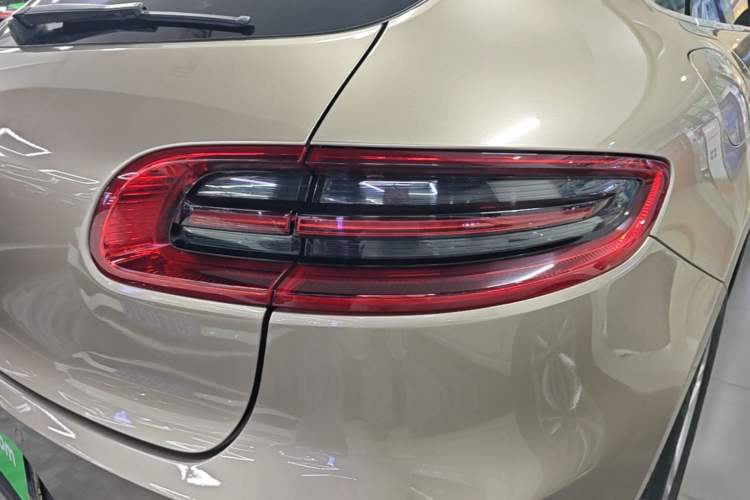 Used Porsche Macan 2016 Macan S 3.0T Right Rear Taillight