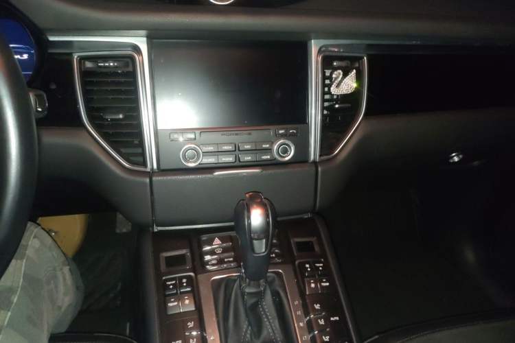 Used Porsche Macan 2016 Macan S 3.0T Audio And AC Panel