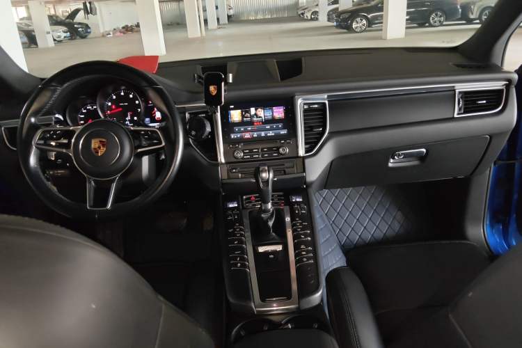 Used Porsche Macan 2016 Macan 2.0T Center Console