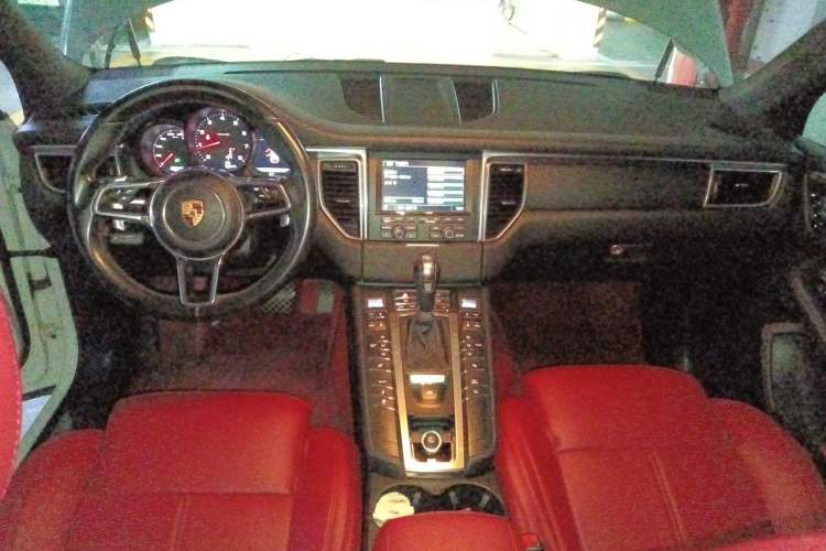 Used Porsche Macan 2016 Macan 2.0T Center Console