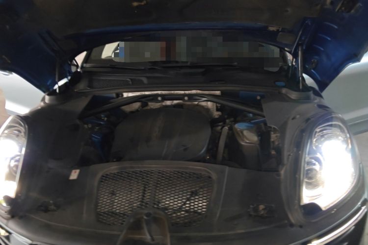 Used Porsche Macan 2016 Macan 2.0T Engine Bay