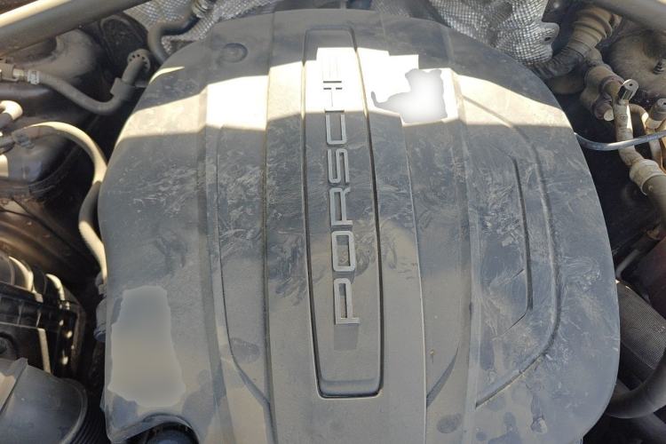 Used Porsche Macan 2016 Macan 2.0T Engine Bay