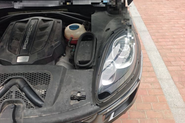 Used Porsche Macan 2016 Macan S 3.0T Engine Bay Left