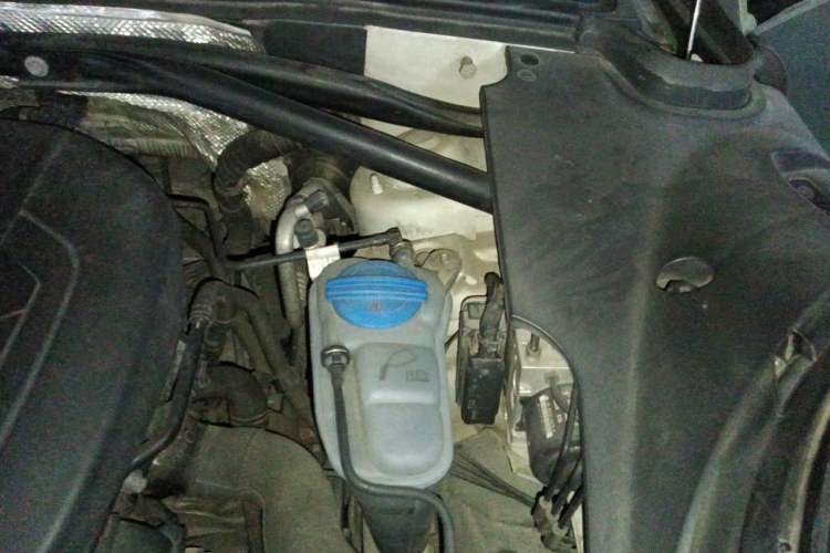 Used Porsche Macan 2016 Macan 2.0T Engine Bay Left
