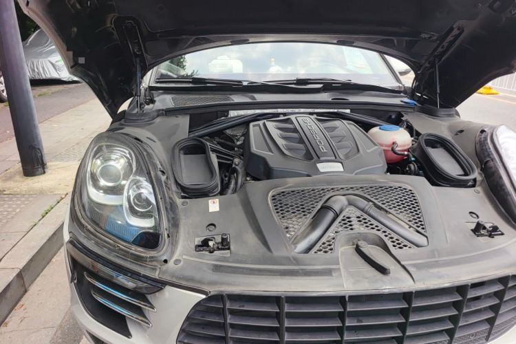 Used Porsche Macan 2016 Macan S 3.0T Engine Bay Right