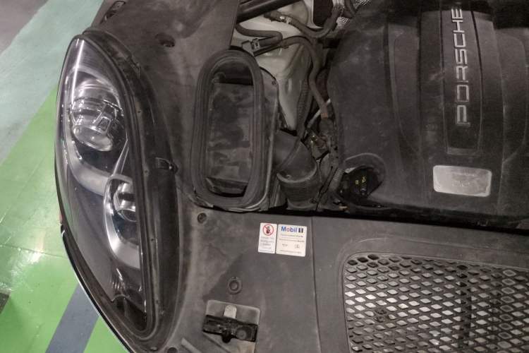 Used Porsche Macan 2016 Macan 2.0T Engine Bay Right