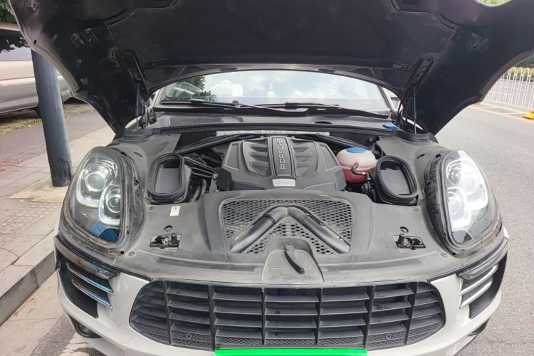 Used Porsche Macan 2016 Macan S 3.0T Engine Bay