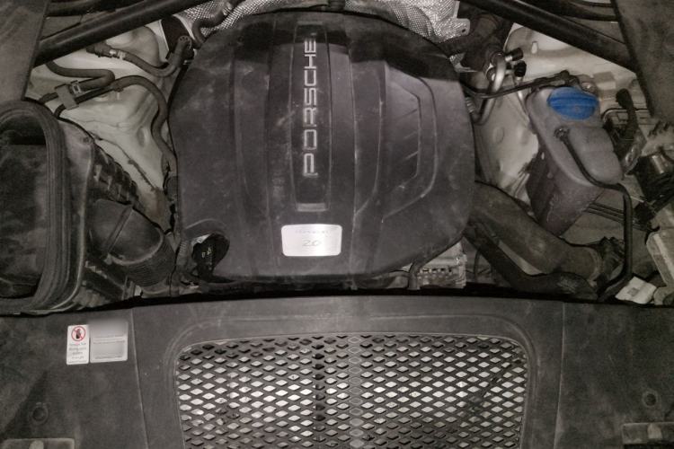 Used Porsche Macan 2016 Macan 2.0T Engine Bay
