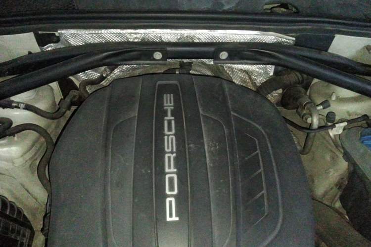 Used Porsche Macan 2016 Macan 2.0T Engine Bay