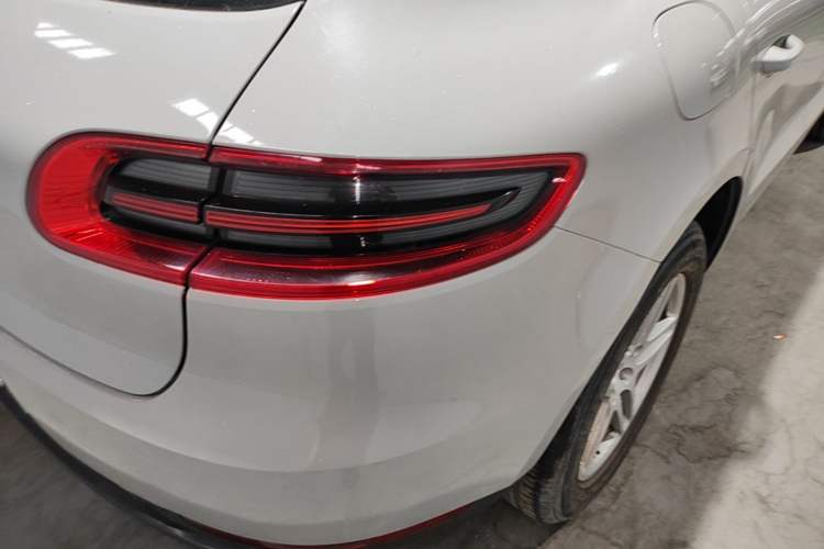 Used Porsche Macan 2016 Macan 2.0T Exterior 3