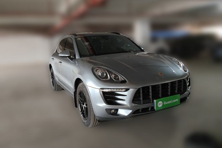 Used Porsche Macan 2016 Macan 2.0T Front Right 45 Deg