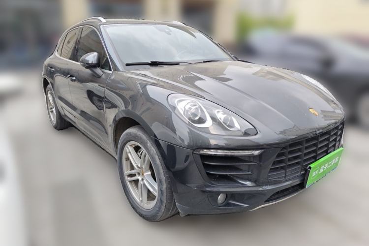 Used Porsche Macan 2016 Macan S 3.0T Front Right 45 Deg