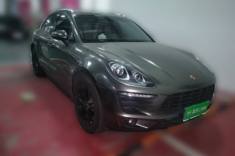 Used Porsche Macan 2016 Macan 2.0T Front Right 45 Deg