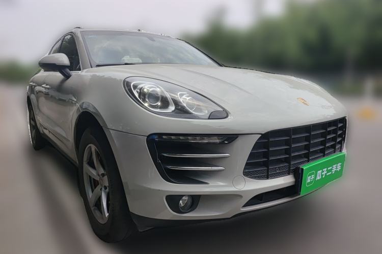 Used Porsche Macan 2016 Macan S 3.0T Front Right 45 Deg