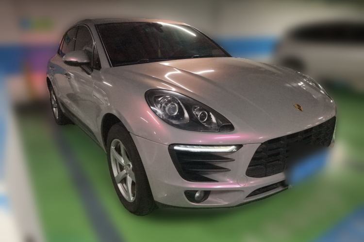 Used Porsche Macan 2016 Macan 2.0T Front Right 45 Deg
