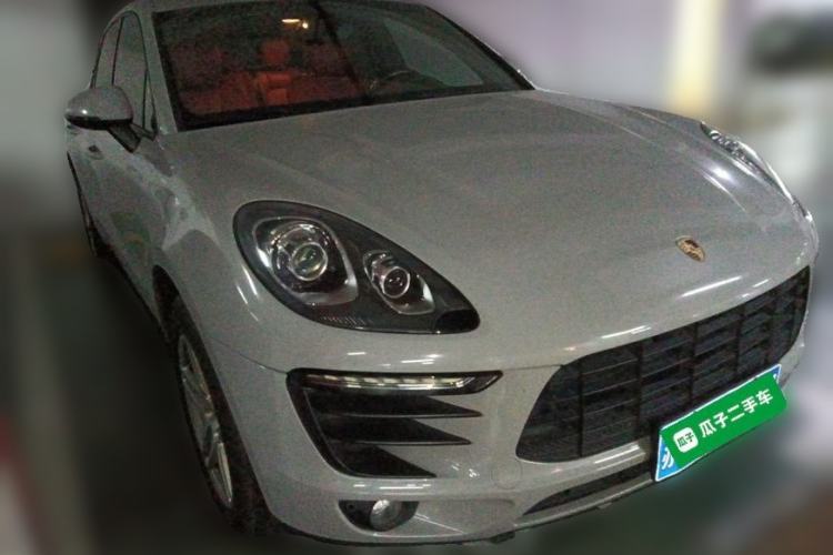 Used Porsche Macan 2016 Macan 2.0T Front Right 45 Deg