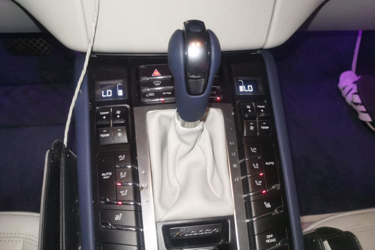 Used Porsche Macan 2016 Macan 2.0T Gear Lever