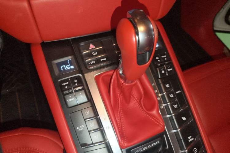 Used Porsche Macan 2016 Macan 2.0T Gear Lever