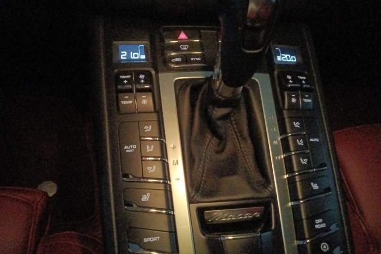 Used Porsche Macan 2016 Macan 2.0T Gear Lever