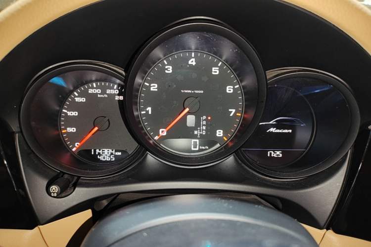 Used Porsche Macan 2016 Macan 2.0T Instrument Cluster