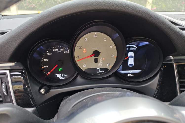 Used Porsche Macan 2016 Macan S 3.0T Instrument Cluster