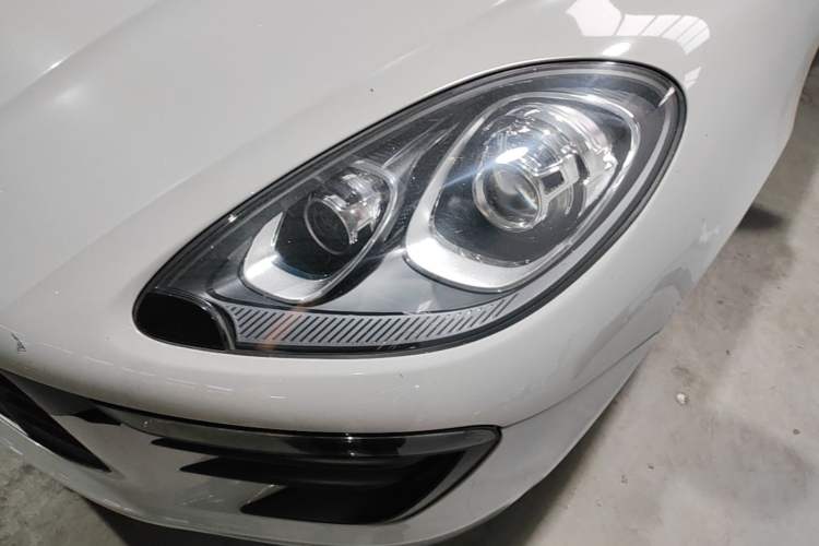 Used Porsche Macan 2016 Macan 2.0T Left Front Headlight