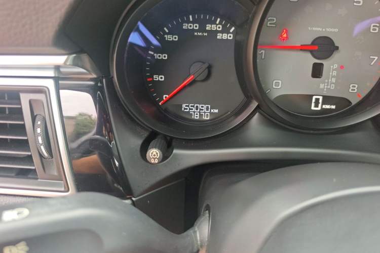 Used Porsche Macan 2016 Macan S 3.0T Odometer Close Up