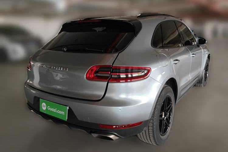 Used Porsche Macan 2016 Macan 2.0T Rear Right 45 Deg