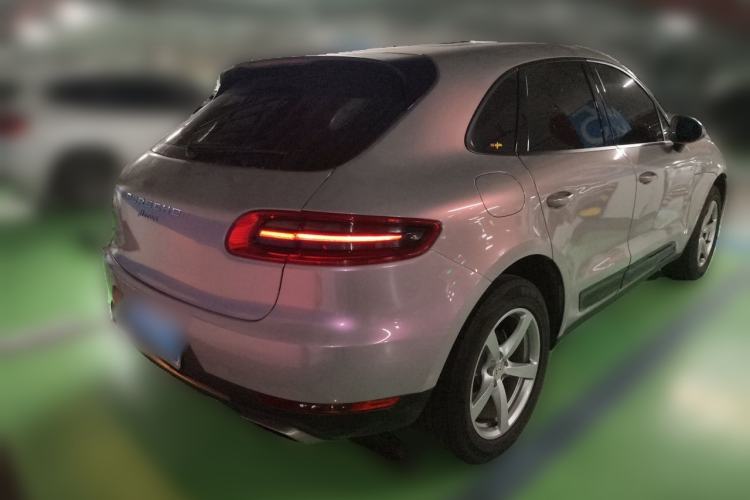 Used Porsche Macan 2016 Macan 2.0T Rear Right 45 Deg