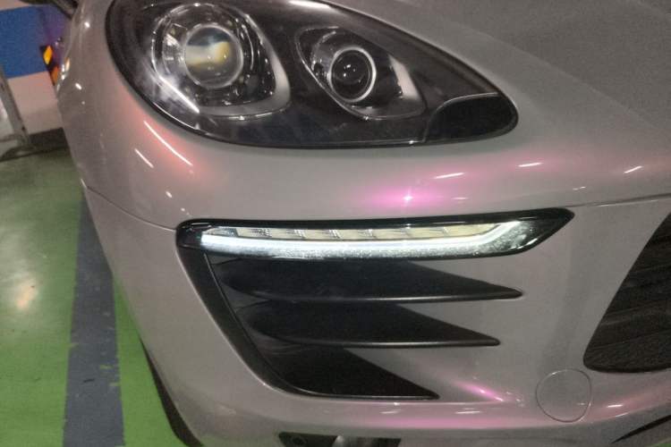Used Porsche Macan 2016 Macan 2.0T Right Front Headlight