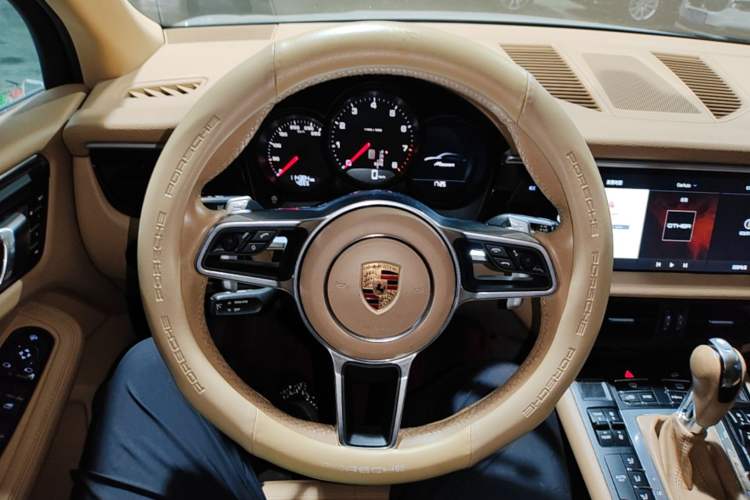 Used Porsche Macan 2016 Macan 2.0T Steering Wheel