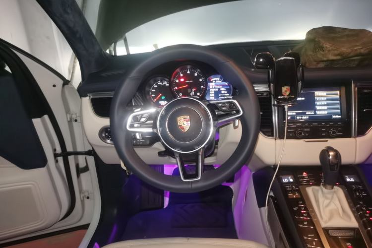 Used Porsche Macan 2016 Macan 2.0T Steering Wheel