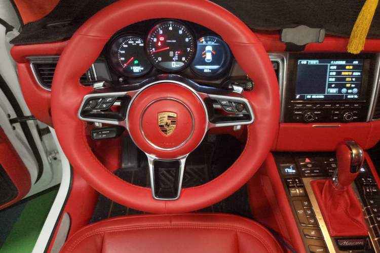 Used Porsche Macan 2016 Macan 2.0T Steering Wheel