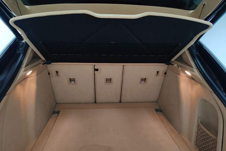 Used Porsche Macan 2016 Macan 2.0T Trunk