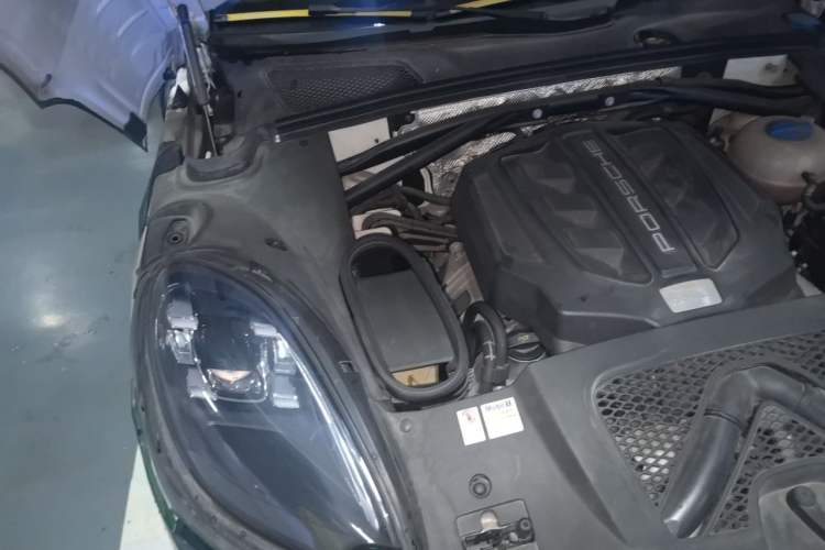 Used Porsche Macan 2016 Macan S 3.0T Engine Bay Right