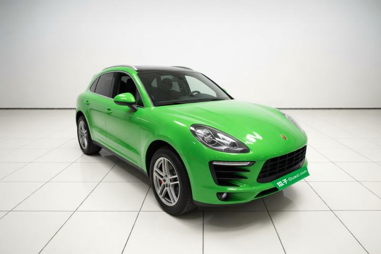 Used Porsche Macan 2016 Macan 2.0T Front Right 45 Deg