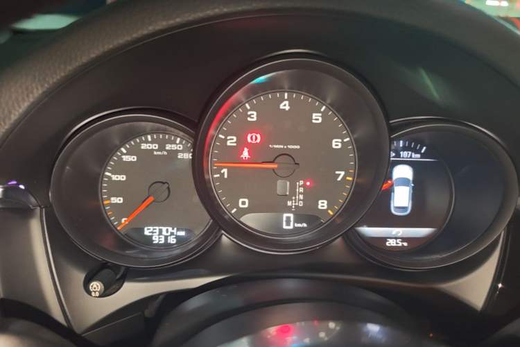 Used Porsche Macan 2016 Macan 2.0T Instrument Cluster