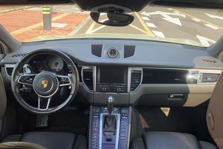 Used Porsche Macan 2016 Macan S 3.0T Interior 9